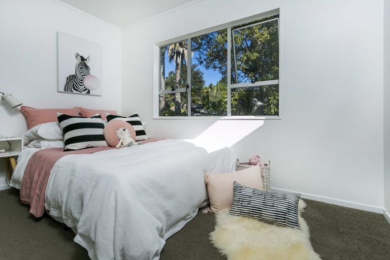 Photo of property in 33b Ngahere Views, Orewa, 0931