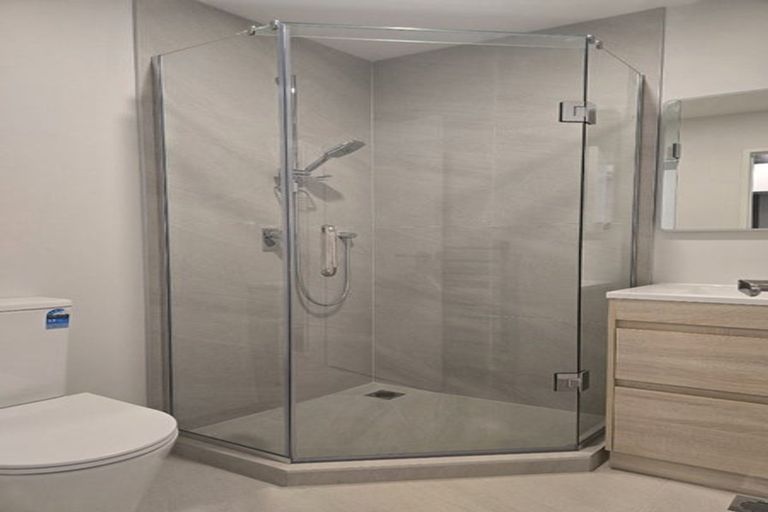 Photo of property in 11 Seymour Road, Sunnyvale, Auckland, 0612