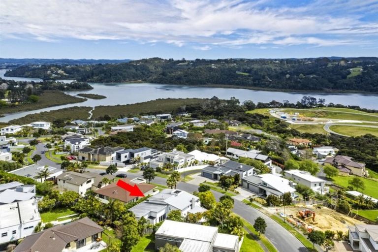 Photo of property in 75 Kittiwake Drive, Schnapper Rock, Auckland, 0632