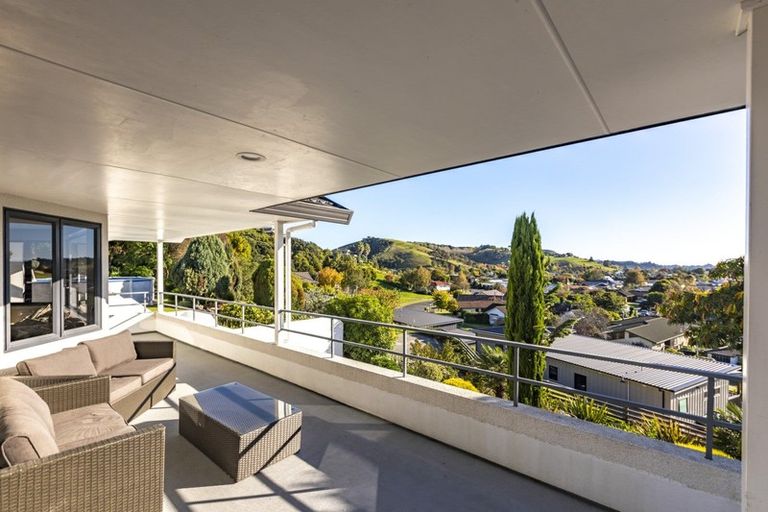 Photo of property in 37 Hetley Crescent, Taradale, Napier, 4112