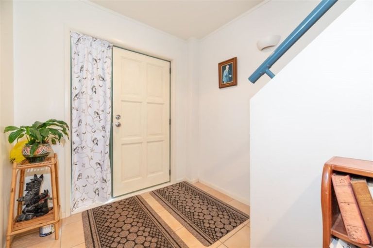 Photo of property in 10/485 Don Buck Road, Massey, Auckland, 0614