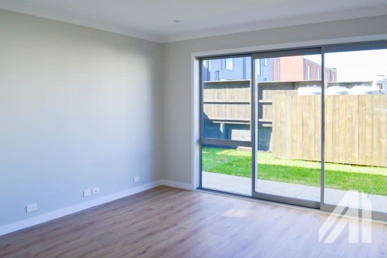 Photo of property in 3 Peihana Road, Hobsonville, Auckland, 0616