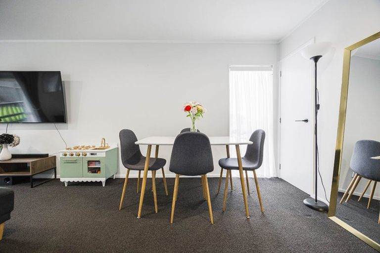 Photo of property in 55 Triangle Road, Massey, Auckland, 0614