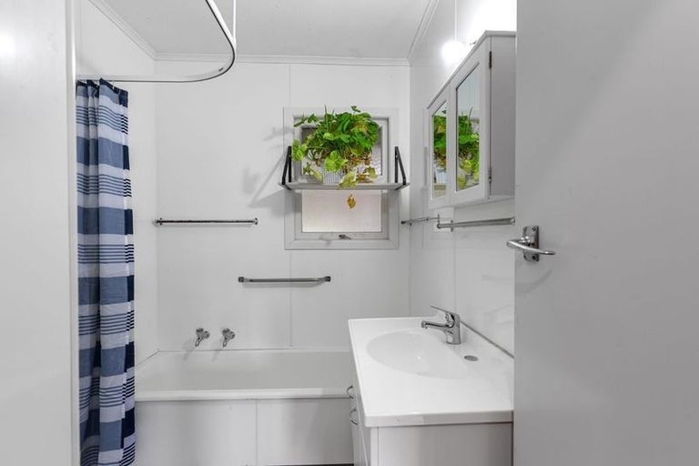 Photo of property in 2 Miro Street, Te Aroha, 3320