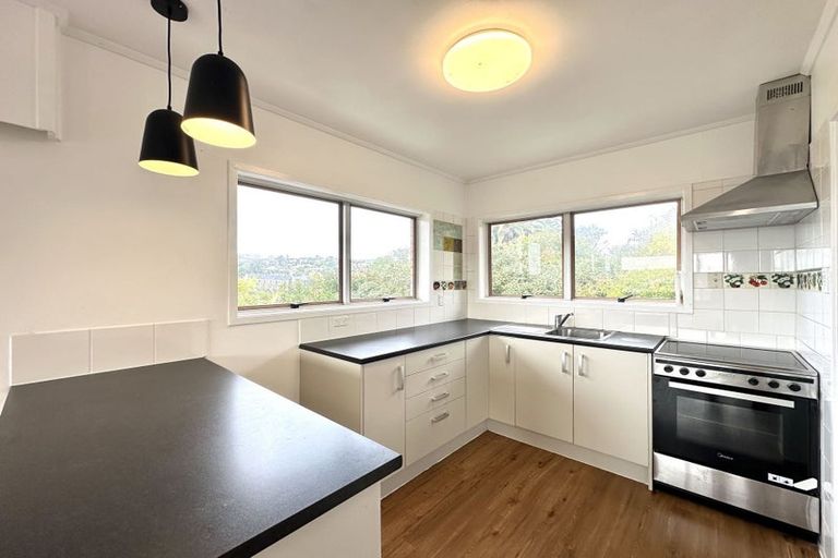 Photo of property in 2/20 Nigel Road, Browns Bay, Auckland, 0630