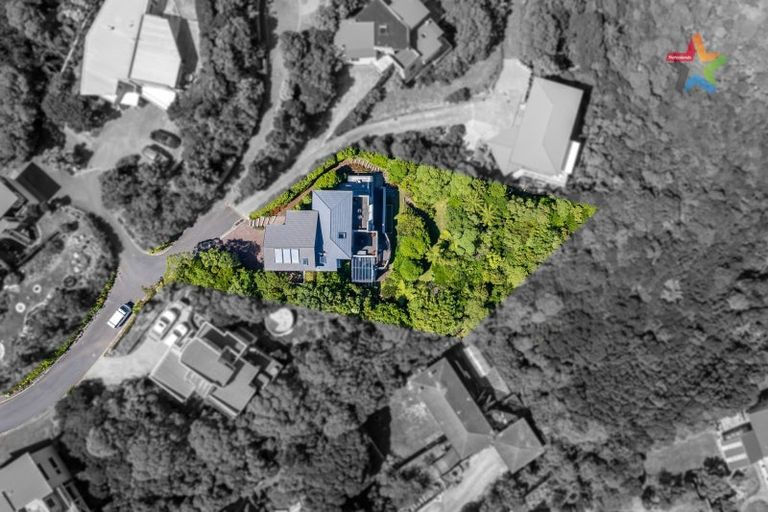 Photo of property in 7 Green Park Lane, Korokoro, Lower Hutt, 5012