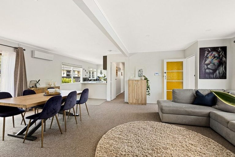 Photo of property in 27 Roby Street, Te Atatu Peninsula, Auckland, 0610