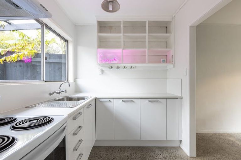 Photo of property in 1/125a Birkdale Road, Birkdale, Auckland, 0626