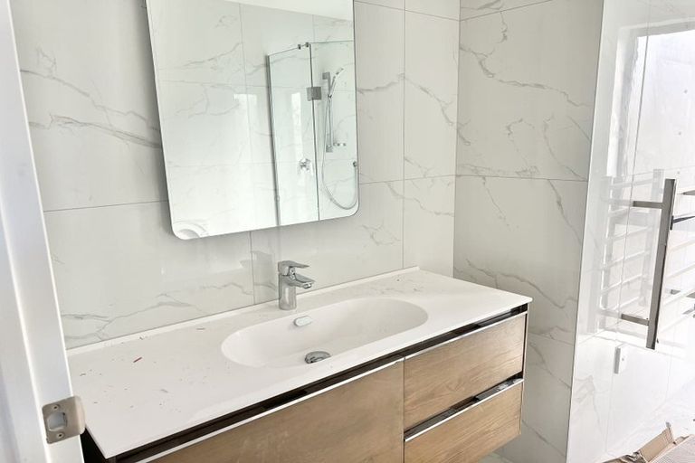 Photo of property in 5 Whale Bay Rise, Gulf Harbour, 0930