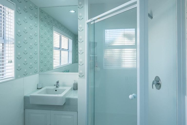 Photo of property in 1 Maple Lane, Waikanae, 5036