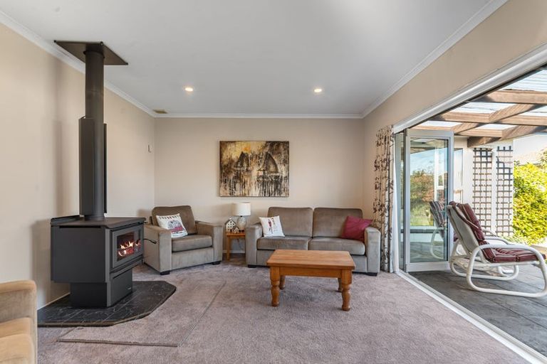 Photo of property in 12 Petries Road, Woodend, 7610