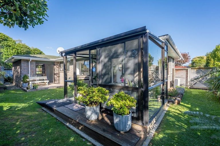 Photo of property in 56a Rewarewa Crescent, Waikanae, 5036