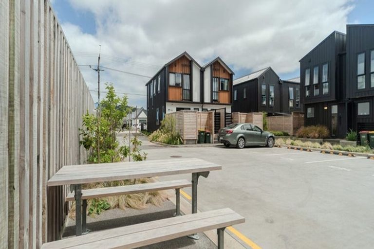 Photo of property in 3/22 Fitzherbert Road, Wainuiomata, Lower Hutt, 5014