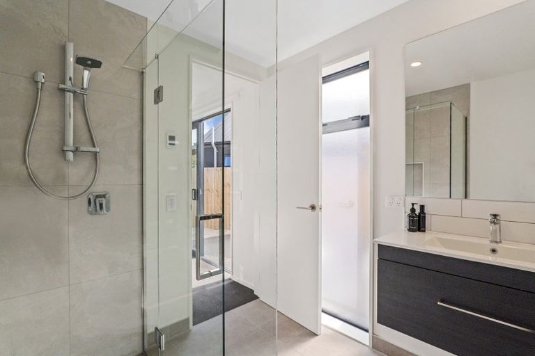 Photo of property in 100 Wairakei Road, Bryndwr, Christchurch, 8052