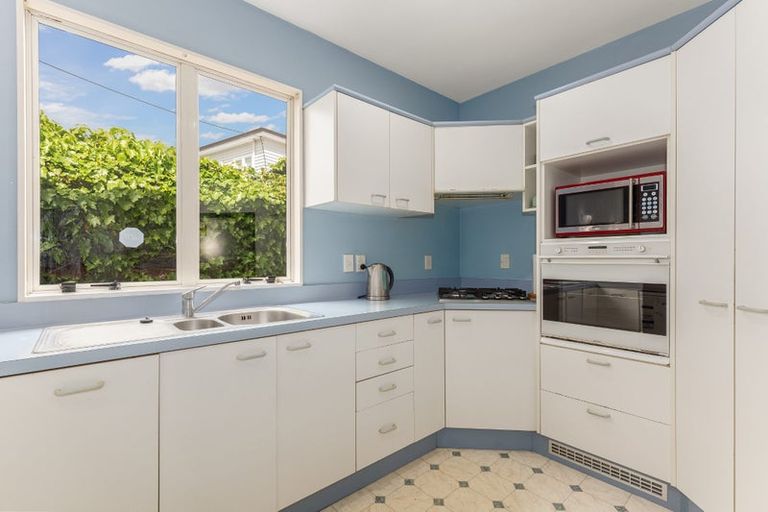 Photo of property in 38b Hinau Street, Woburn, Lower Hutt, 5011
