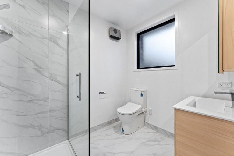 Photo of property in 16/10 Fathom Place, Te Atatu Peninsula, Auckland, 0610