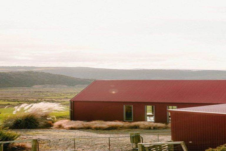 Photo of property in 120 Mair Road, Curio Bay, Tokanui, 9884