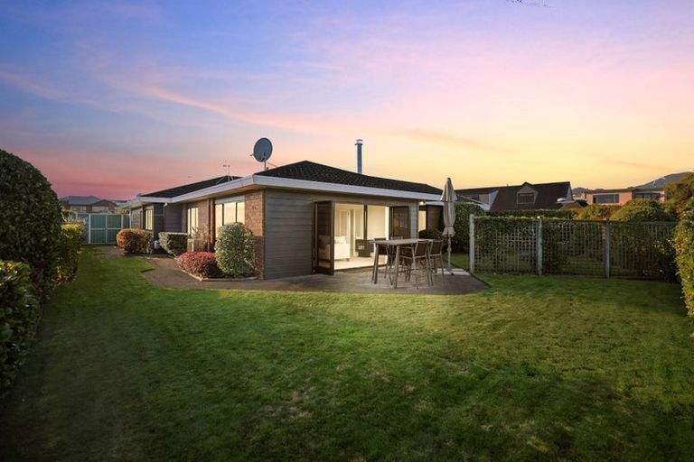 Photo of property in 77 Harvey Street, Waipahihi, Taupo, 3330
