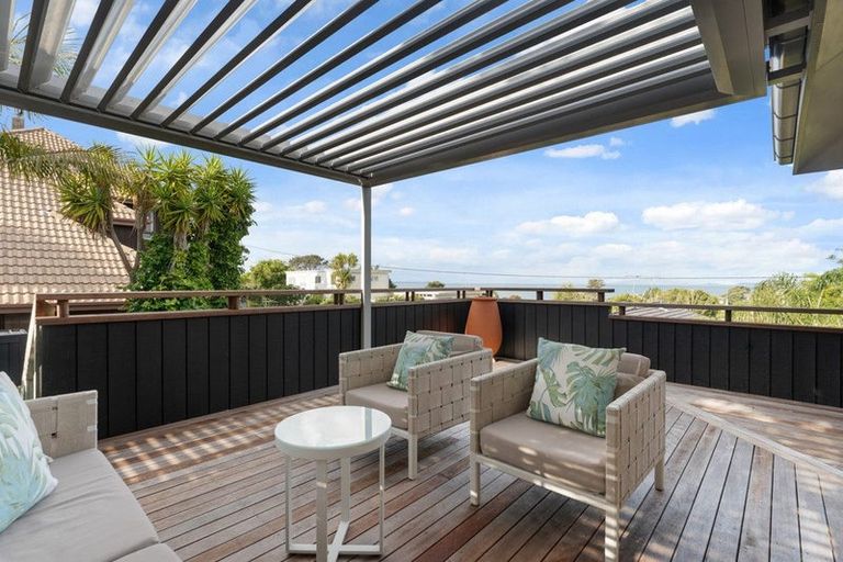 Photo of property in 1/23 Park Rise, Campbells Bay, Auckland, 0630