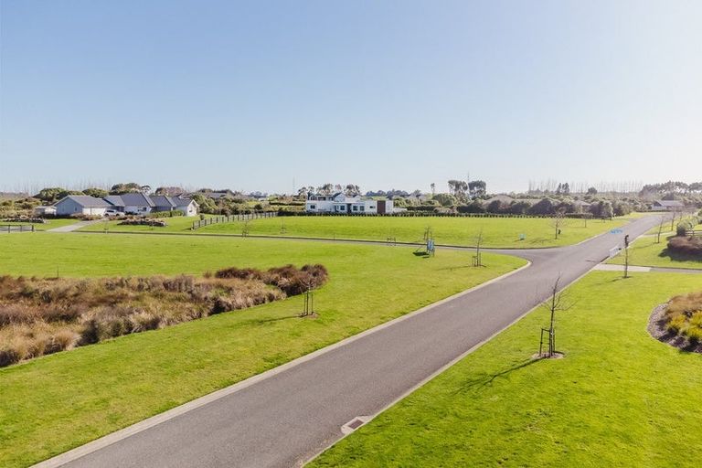 Photo of property in 2 Paterson Lane, Kelvin Grove, 4470