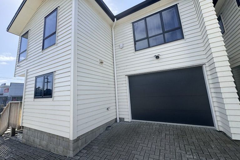 Photo of property in 367a Don Buck Road, Massey, Auckland, 0614