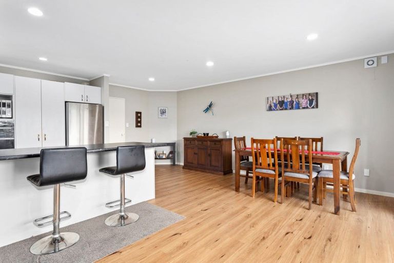Photo of property in 13 Edgewater Grove, Whakatane, 3120