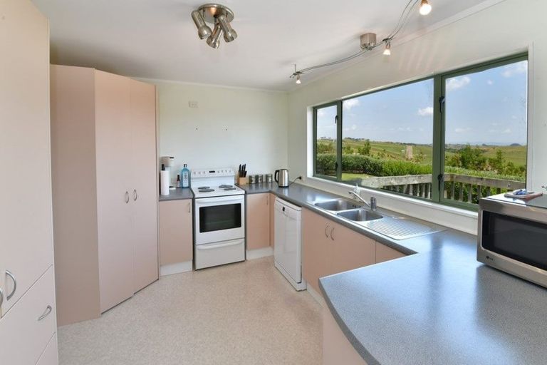 Photo of property in 639 Peak Road, Helensville, 0875
