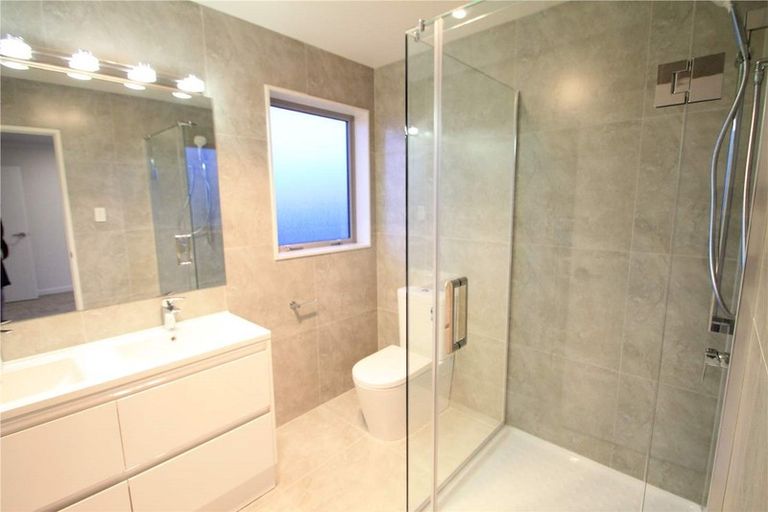 Photo of property in 11 Maka Terrace, Orewa, 0931