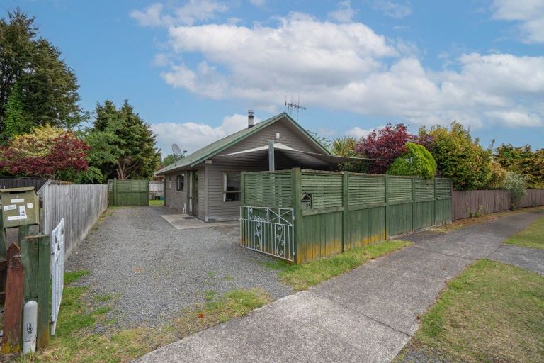 Photo of property in 1 Glengarry Place, Hilltop, Taupo, 3330