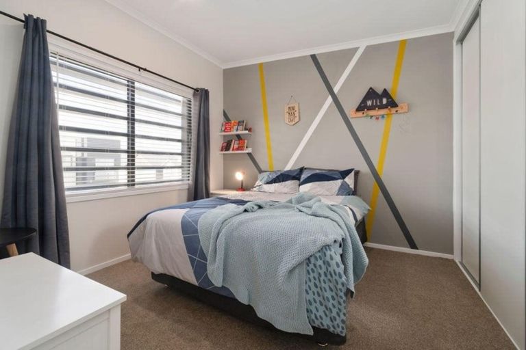 Photo of property in 4 Tuatua Road, Hobsonville, Auckland, 0616