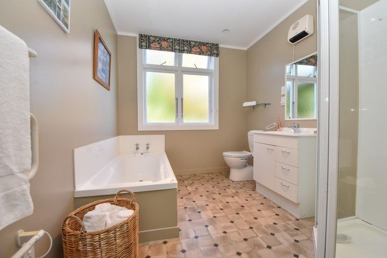 Photo of property in 60 Kuratawhiti Street, Greytown, 5712