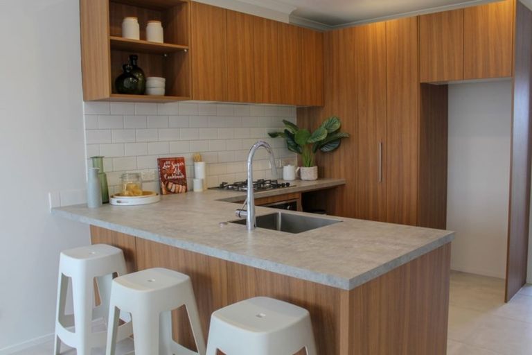 Photo of property in 9 Pepene Avenue, Takanini, 2112