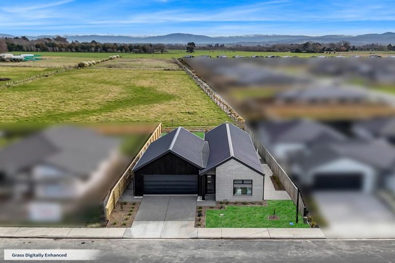 Photo of property in 35 Crossley Avenue, Woodend, 7610