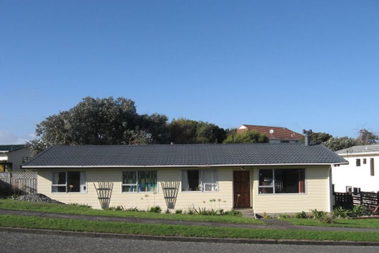 Photo of property in 3 Pennant Grove, Titahi Bay, Porirua, 5022