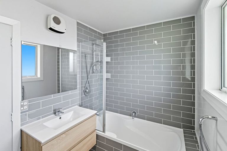 Photo of property in 6 Roswell Place, Islington, Christchurch, 8042