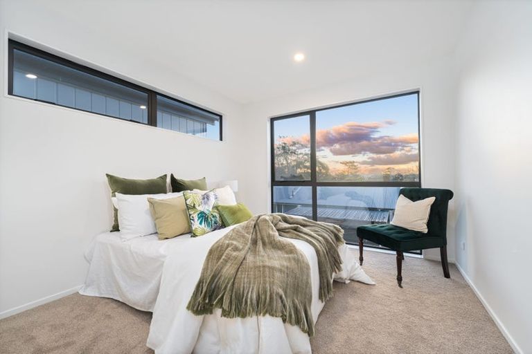 Photo of property in 23a West Harbour Drive, West Harbour, Auckland, 0618