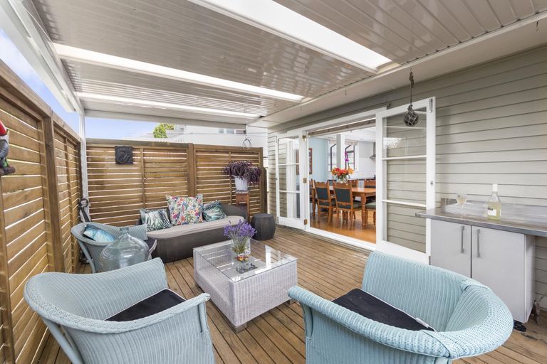 Photo of property in 12 Kereru Street, Henderson, Auckland, 0612