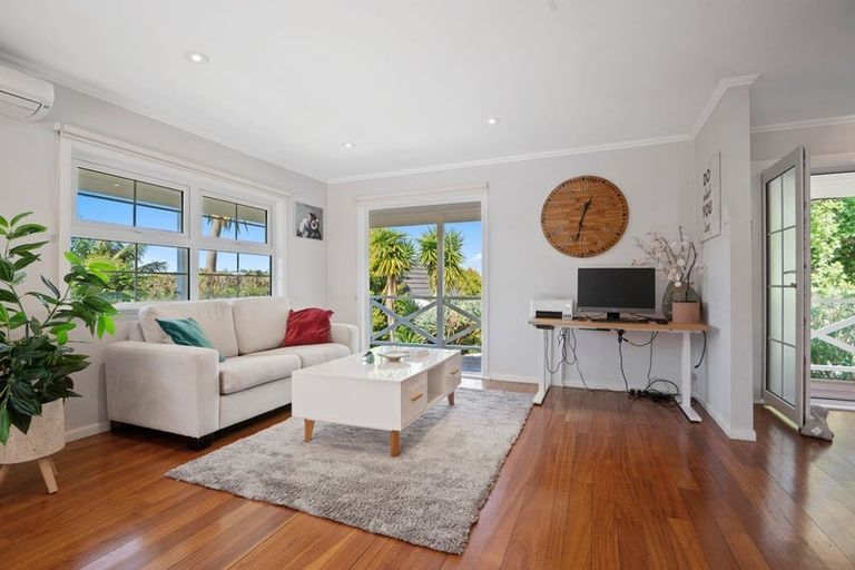 Photo of property in 12 Regia Close, Half Moon Bay, Auckland, 2012