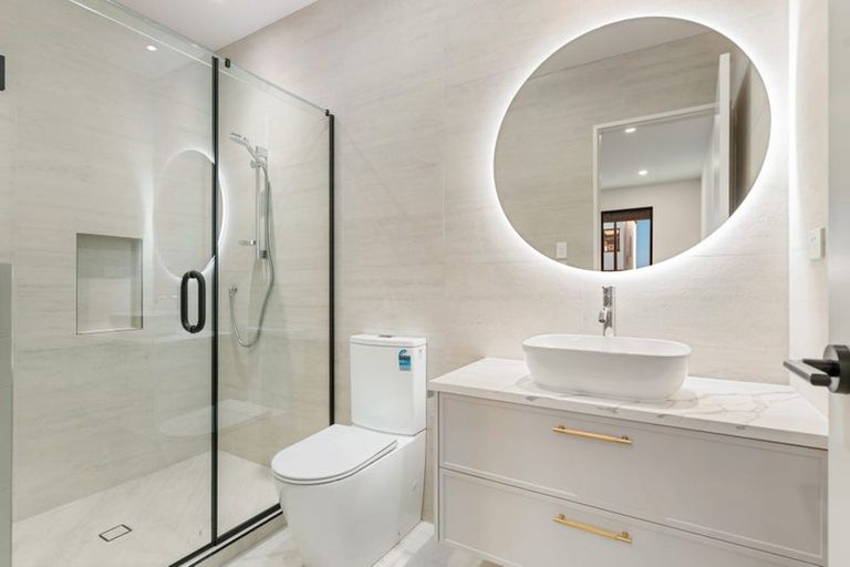 Photo of property in 49 Puihi Crescent, Massey, 0614