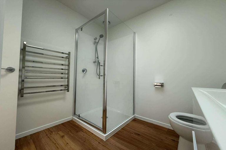 Photo of property in 2/27 Main Road, Wainuiomata, Lower Hutt, 5014