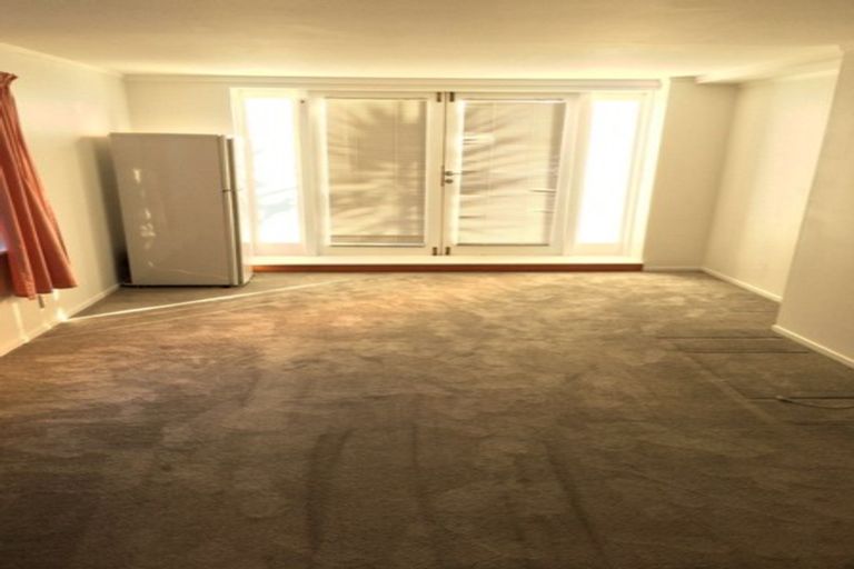 Photo of property in 84 Glamorgan Drive, Torbay, Auckland, 0630