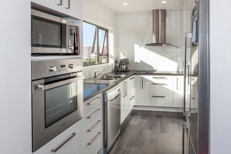 Photo of property in 100 Ocean Road, Whangamata, 3620