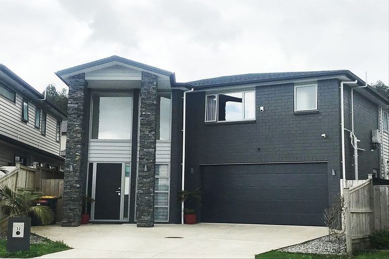 Photo of property in 32 Drumbuoy Drive, Flat Bush, Auckland, 2019