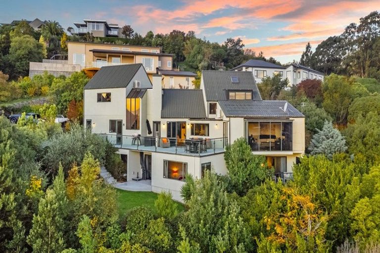 Photo of property in 24 Lucknow Place, Cashmere, Christchurch, 8022