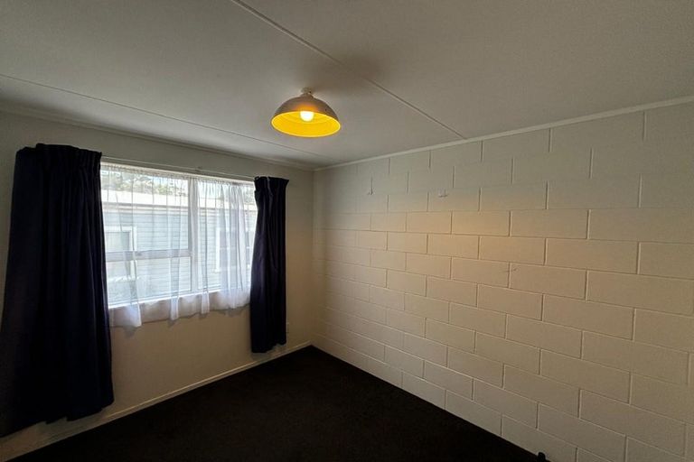 Photo of property in 31 Cumberland Street, Merrilands, New Plymouth, 4312