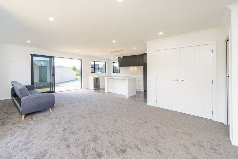 Photo of property in 1 Rangeview Drive, Kelvin Grove, Palmerston North, 4414
