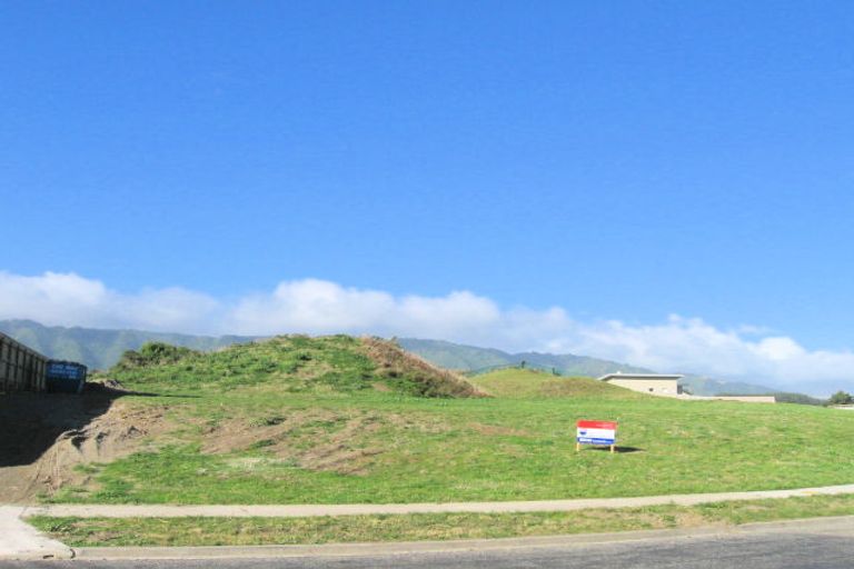 Photo of property in 19 Pharazyn Avenue, Waikanae Beach, Waikanae, 5036