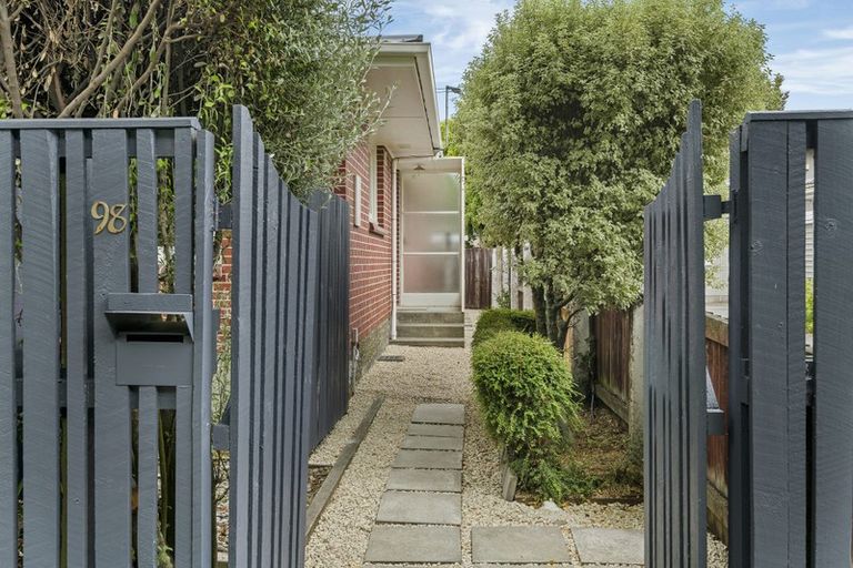 Photo of property in 98 Crofton Road, Harewood, Christchurch, 8051