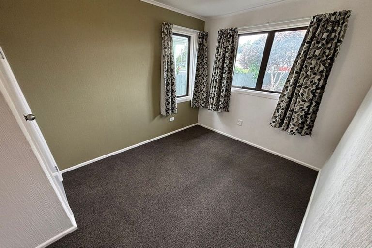 Photo of property in 28 Evans Road, Weymouth, Auckland, 2103