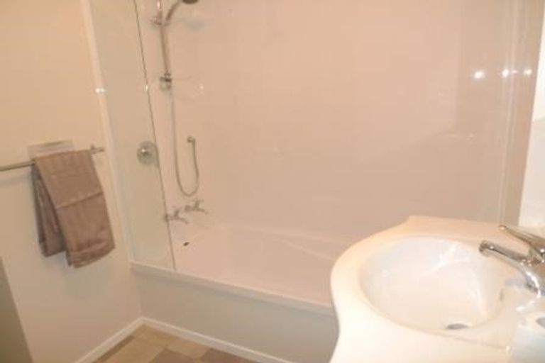 Photo of property in 167b Newlands Road, Newlands, Wellington, 6037